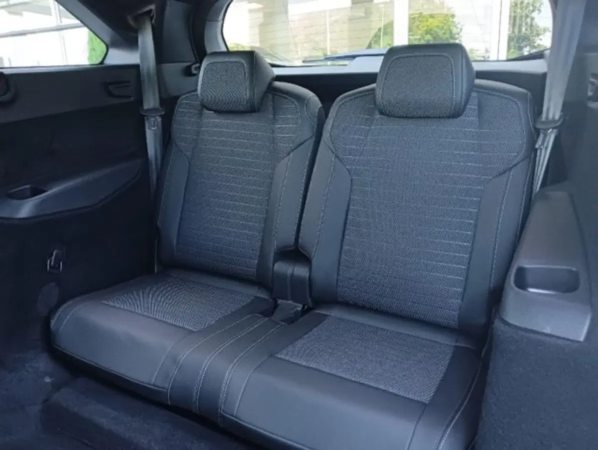 Peugeot 5008 nuova a Brescia (11)