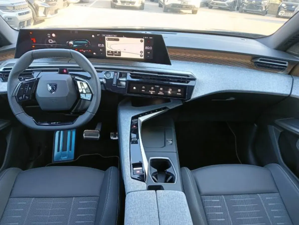 Peugeot 5008 nuova a Brescia (13)