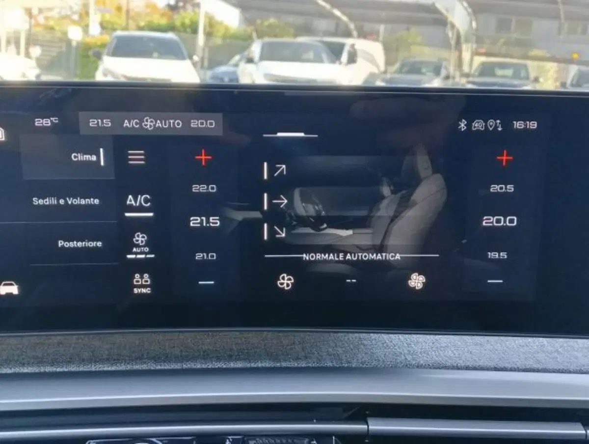 Peugeot 5008 nuova a Brescia (19)