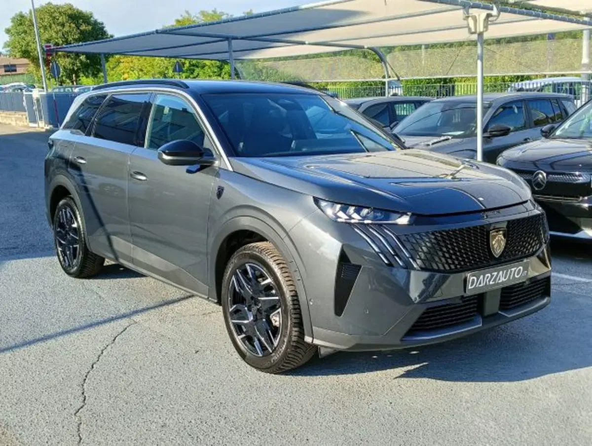 Peugeot 5008 nuova a Brescia (3)