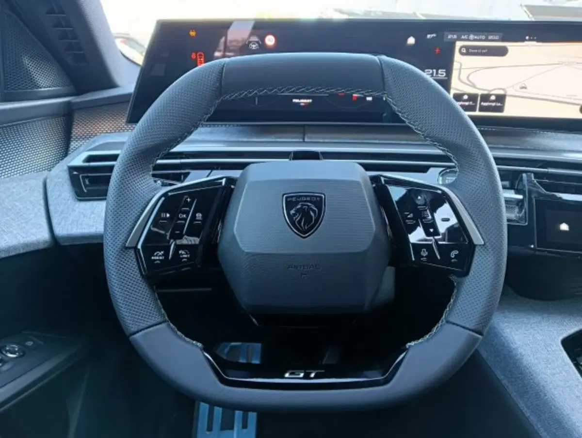 Peugeot 5008 nuova a Brescia (8)