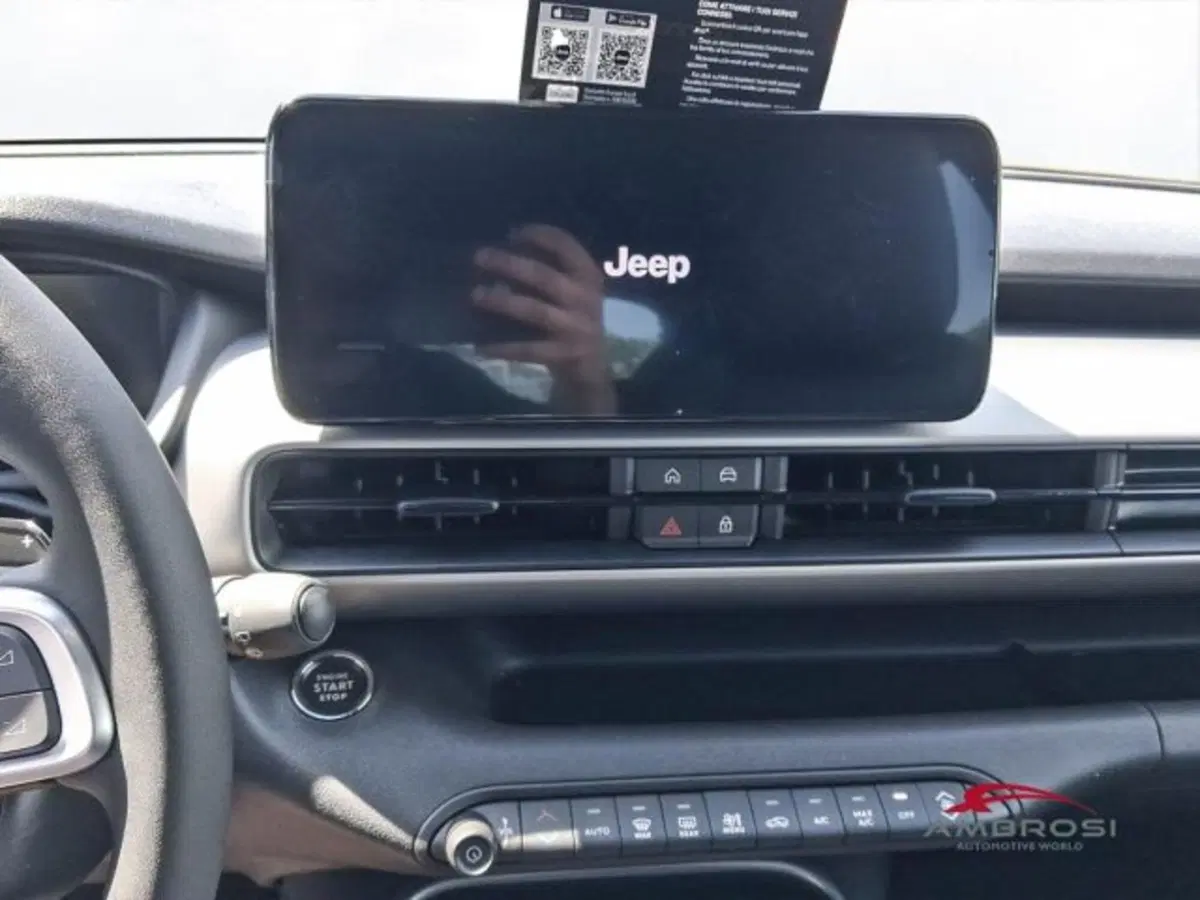 Jeep Avenger nuova a Perugia (10)