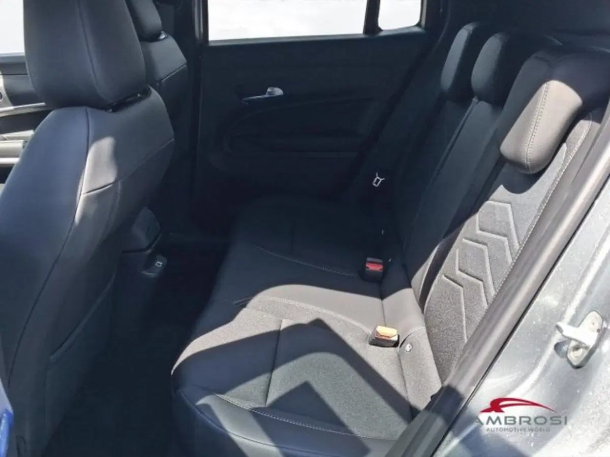 Jeep Avenger nuova a Perugia (9)