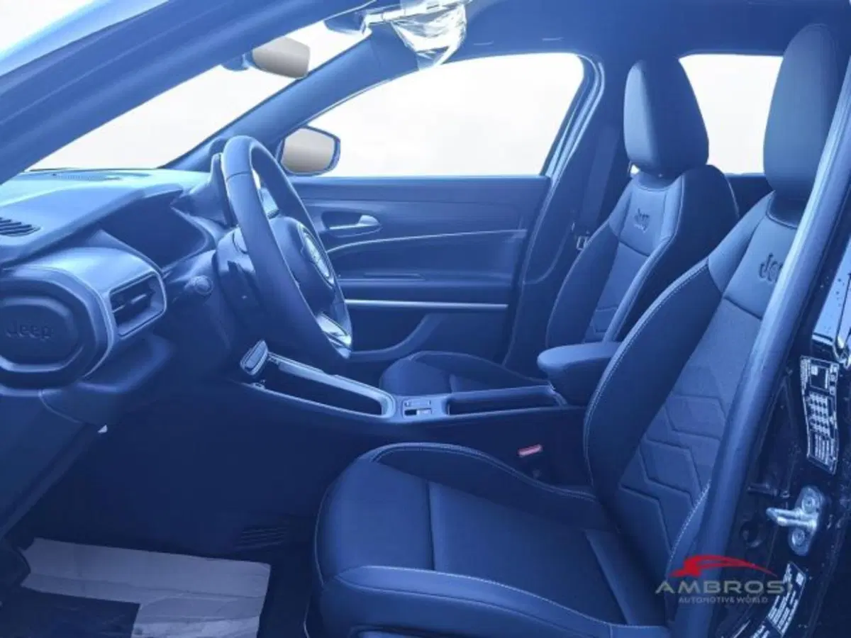 Jeep Avenger nuova a Perugia (10)