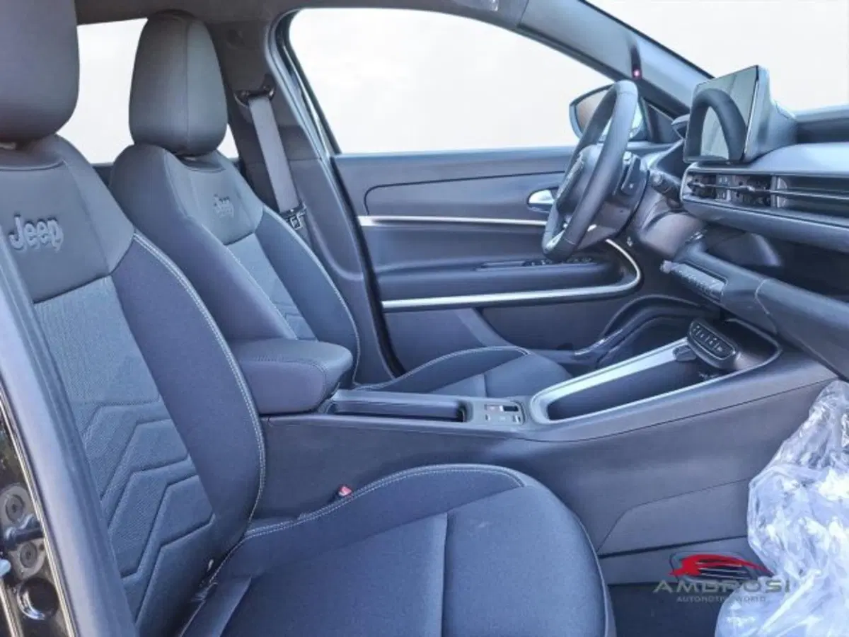 Jeep Avenger nuova a Perugia (12)
