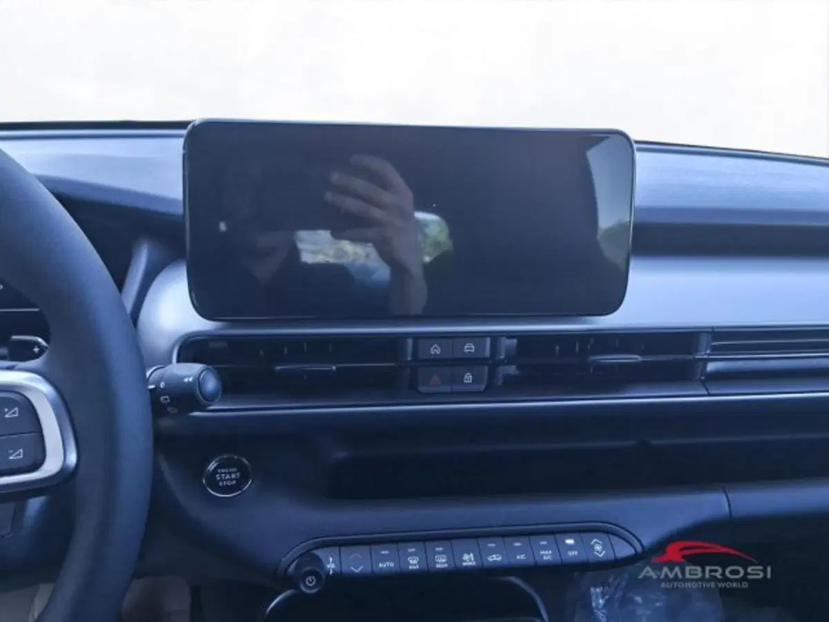 Jeep Avenger nuova a Perugia (11)