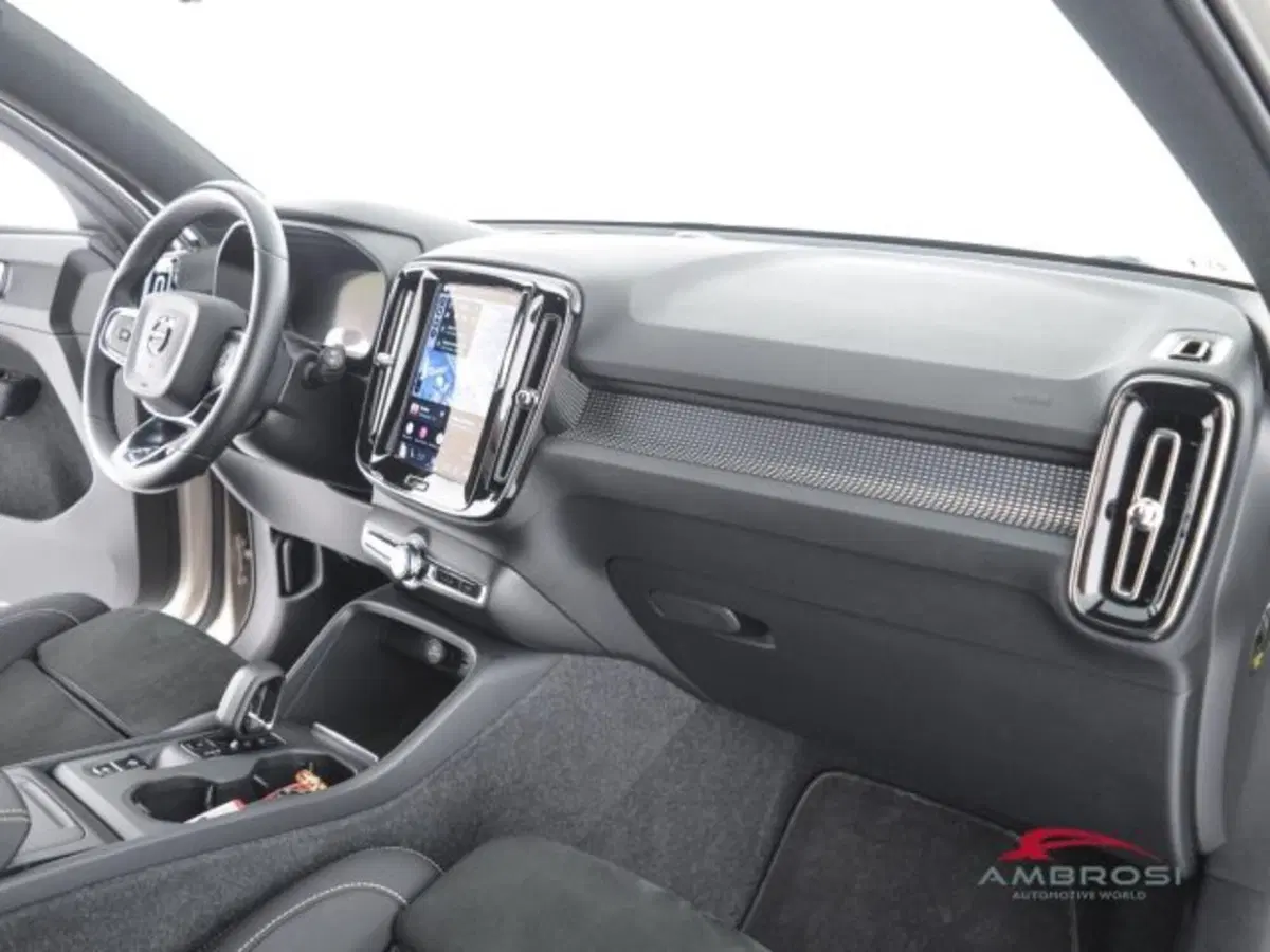 VOLVO Veicoli Commerciali XC40 usata a Perugia (13)