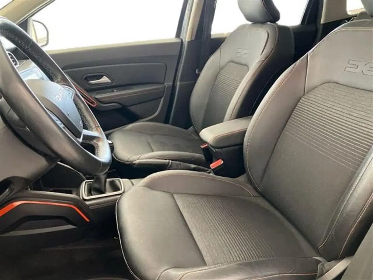 Dacia Duster usata a Como (10)