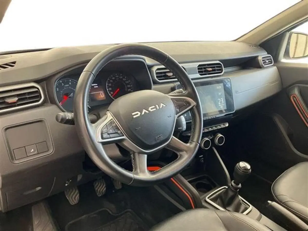 Dacia Duster usata a Como (9)
