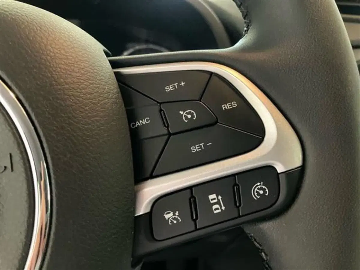 Jeep Renegade usata a Como (18)