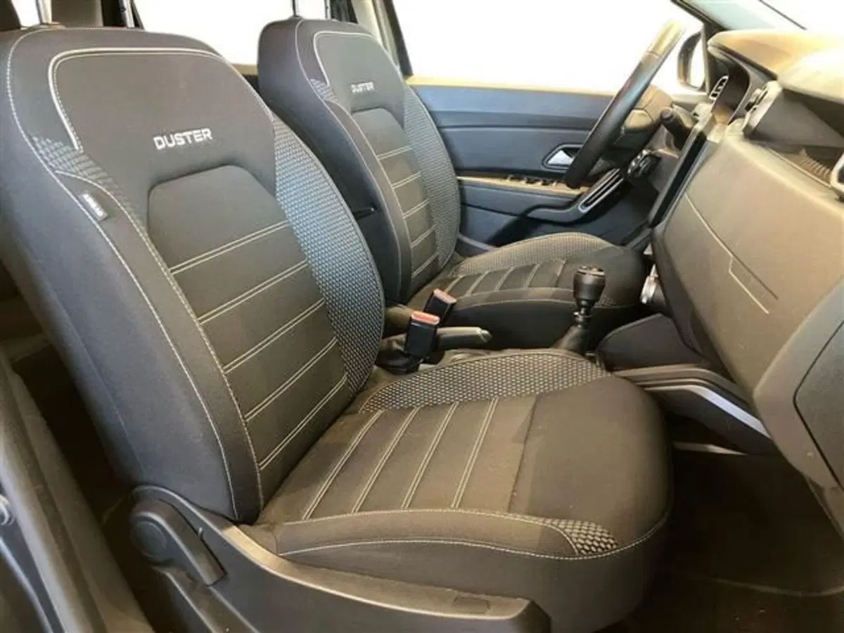 Dacia Duster usata a Como (11)