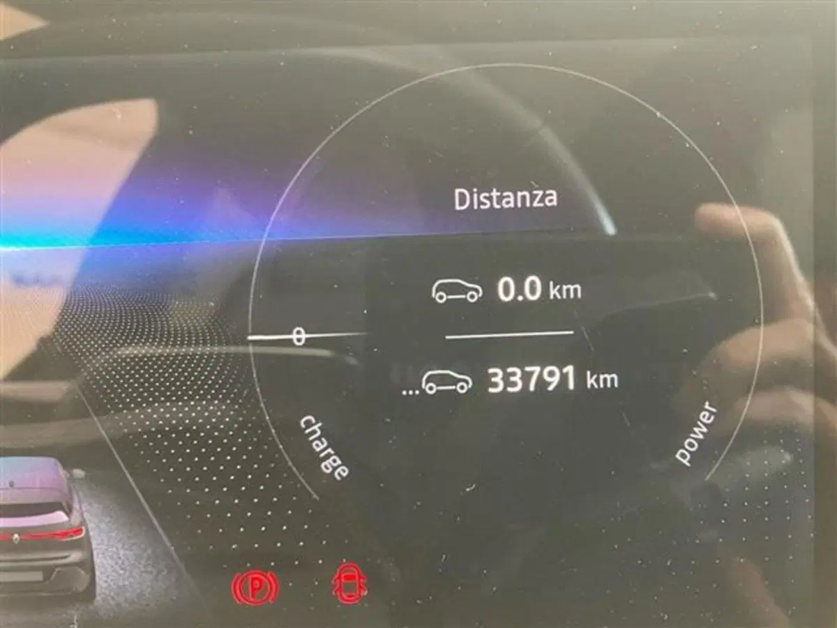 Renault Megane E-Tech Electric usata a Como (13)