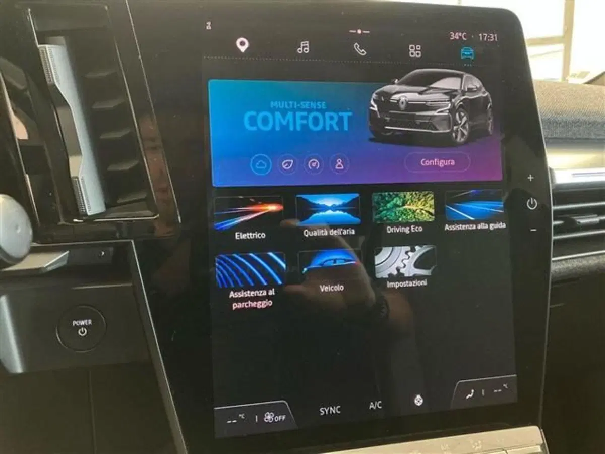 Renault Megane E-Tech Electric usata a Como (15)