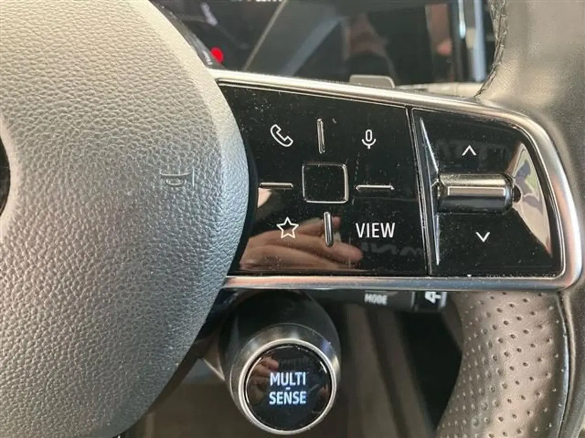 Renault Megane E-Tech Electric usata a Como (18)