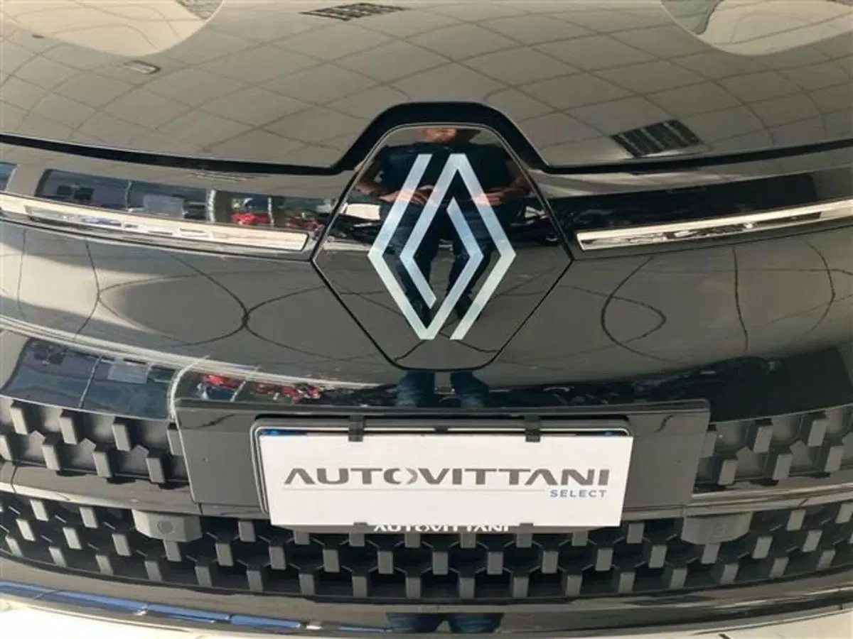 Renault Megane E-Tech Electric usata a Como (20)