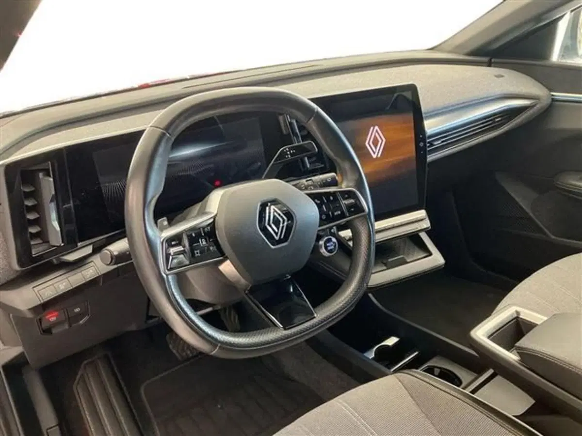 Renault Megane E-Tech Electric usata a Como (9)