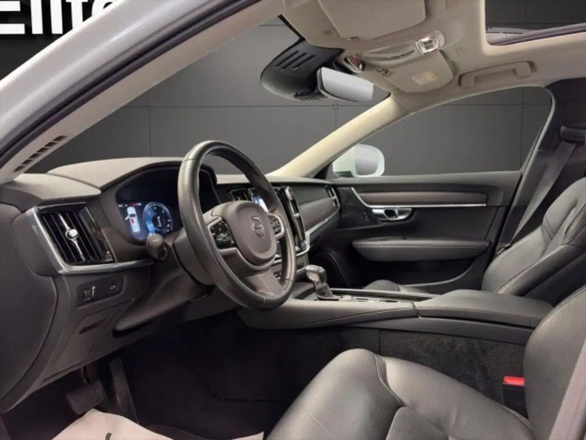 Volvo V90 Cross Country usata a Novara (10)