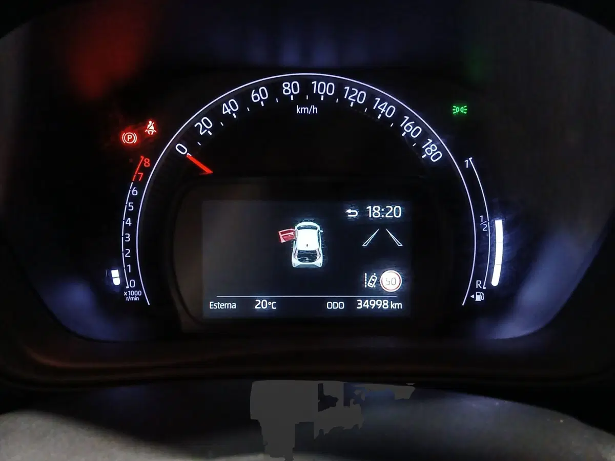 Toyota Aygo X usata a Genova (13)