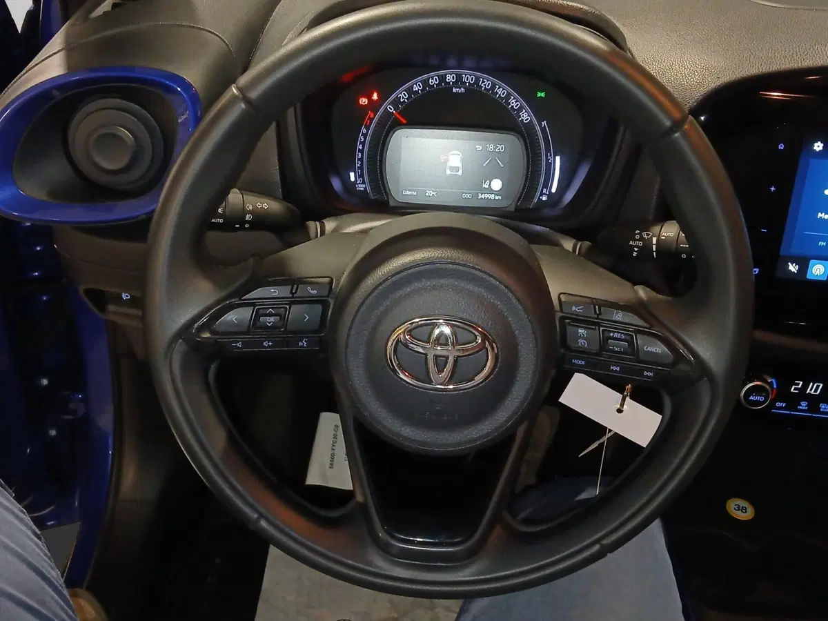 Toyota Aygo X usata a Genova (14)