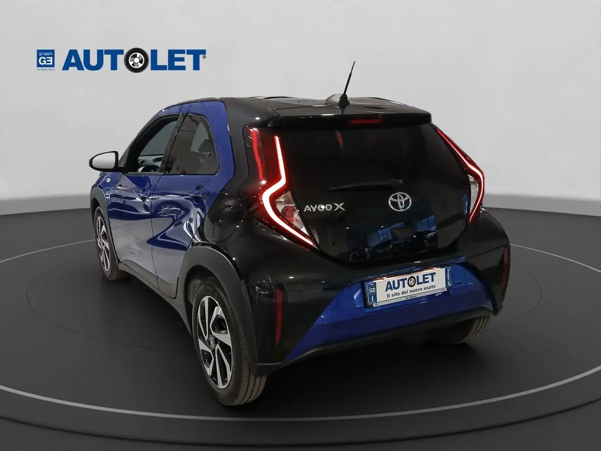 Toyota Aygo X usata a Genova (8)