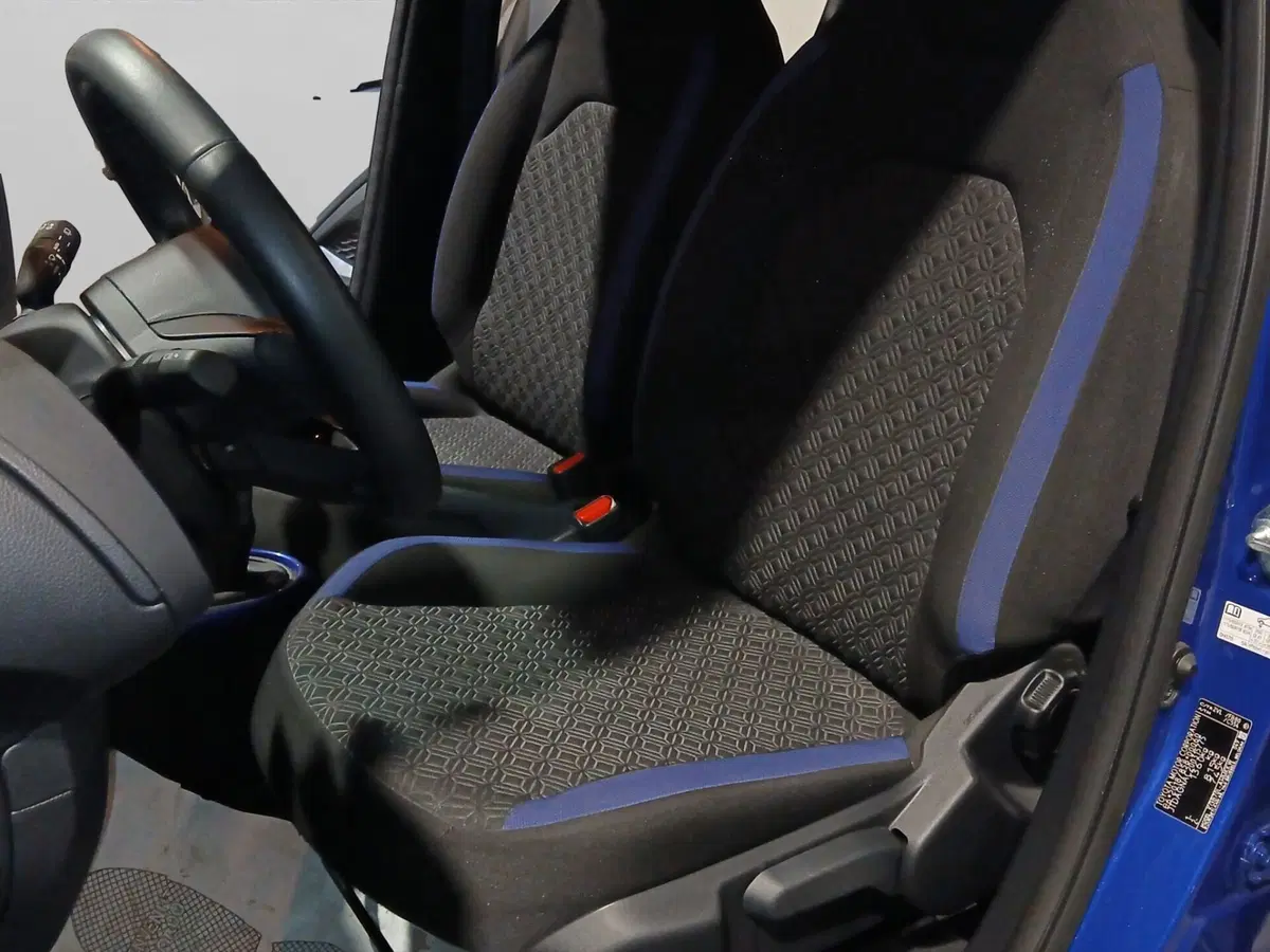 Toyota Aygo X usata a Genova (9)