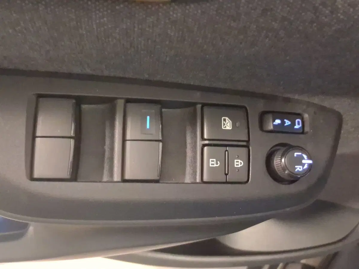 Toyota Yaris Cross usata a Genova (12)