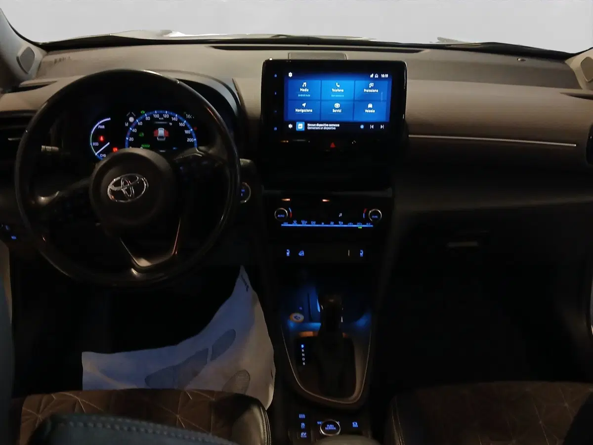 Toyota Yaris Cross usata a Genova (11)