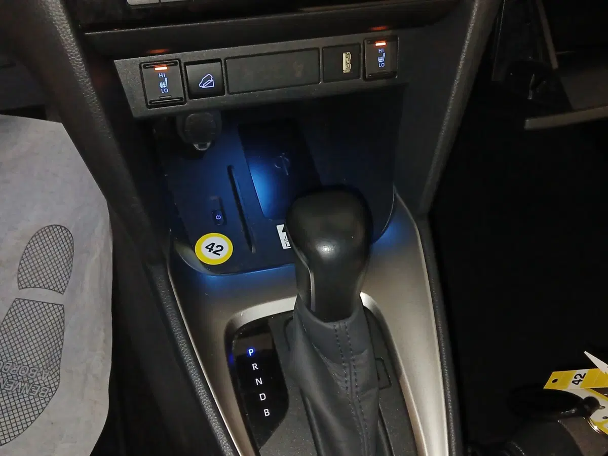 Toyota Yaris Cross usata a Genova (20)