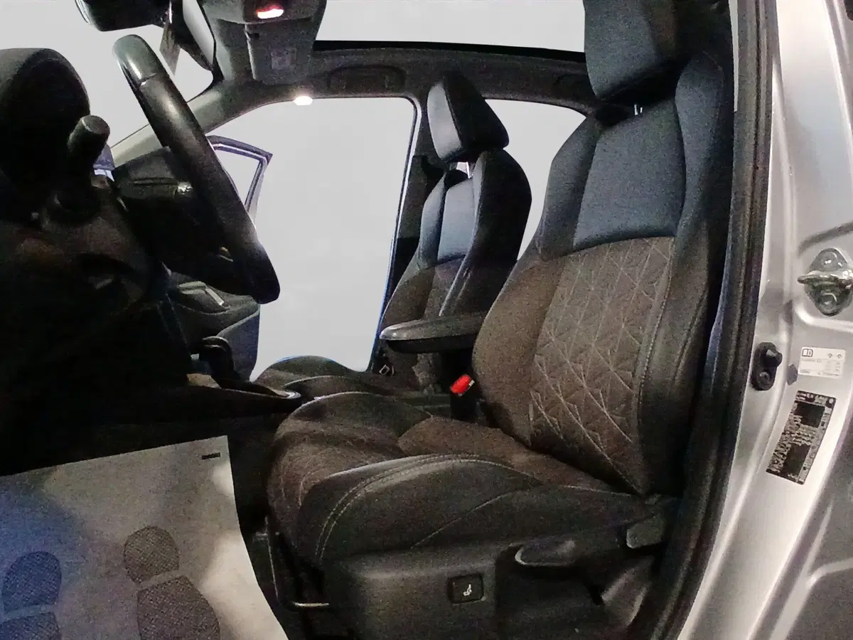 Toyota Yaris Cross usata a Genova (9)
