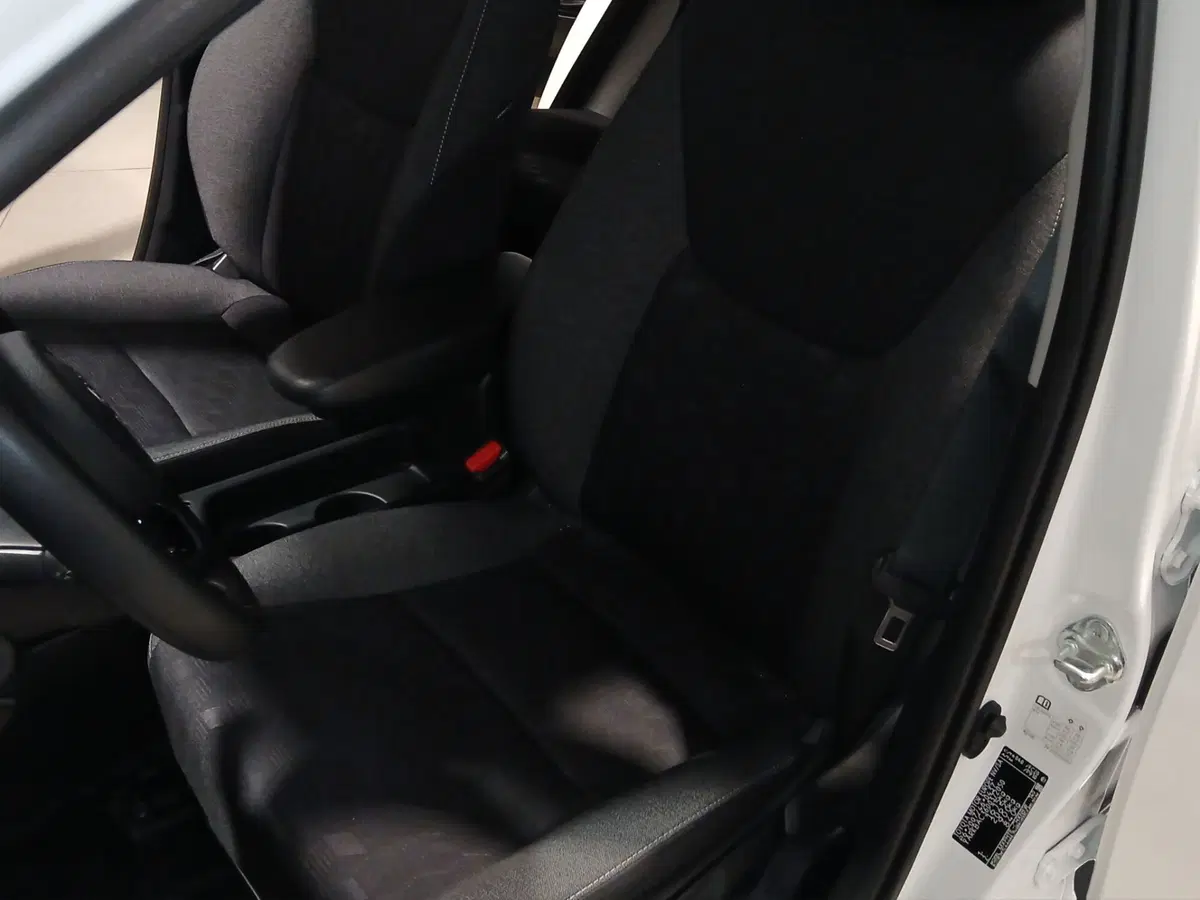 Toyota Yaris usata a Genova (9)