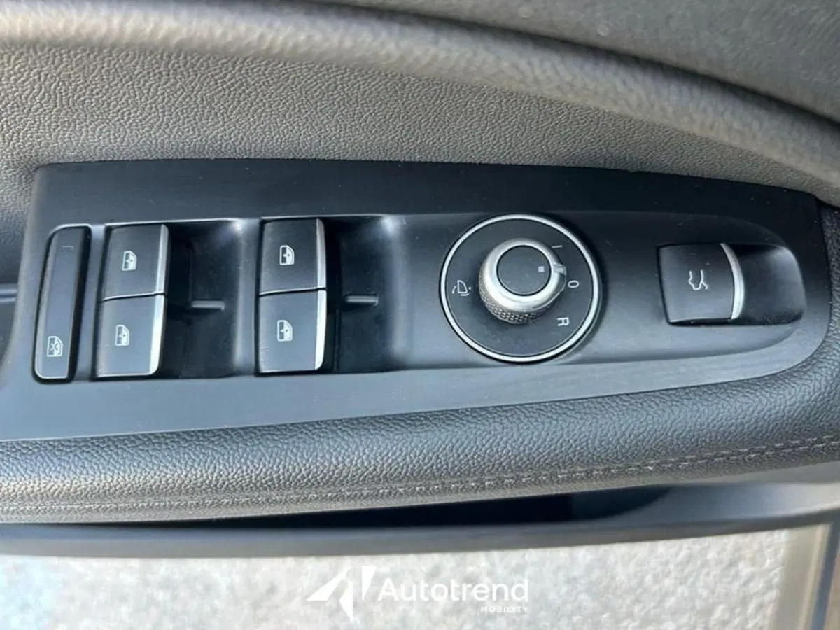 Alfa Romeo Stelvio usata a Lecce (14)