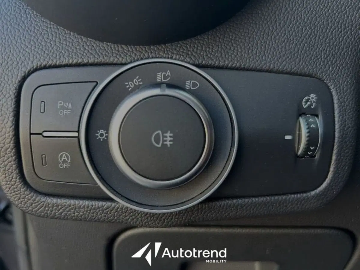Alfa Romeo Stelvio usata a Lecce (15)