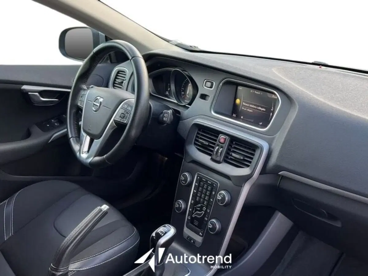 Volvo V40 usata a Lecce (10)