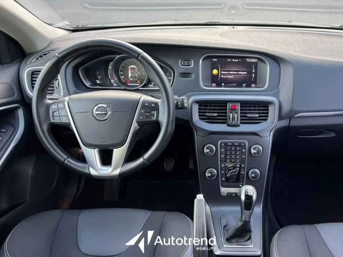 Volvo V40 usata a Lecce (11)