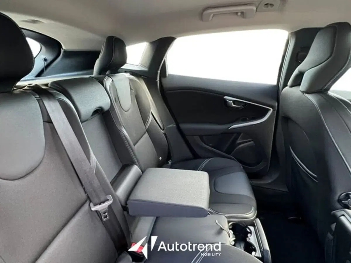 Volvo V40 usata a Lecce (18)