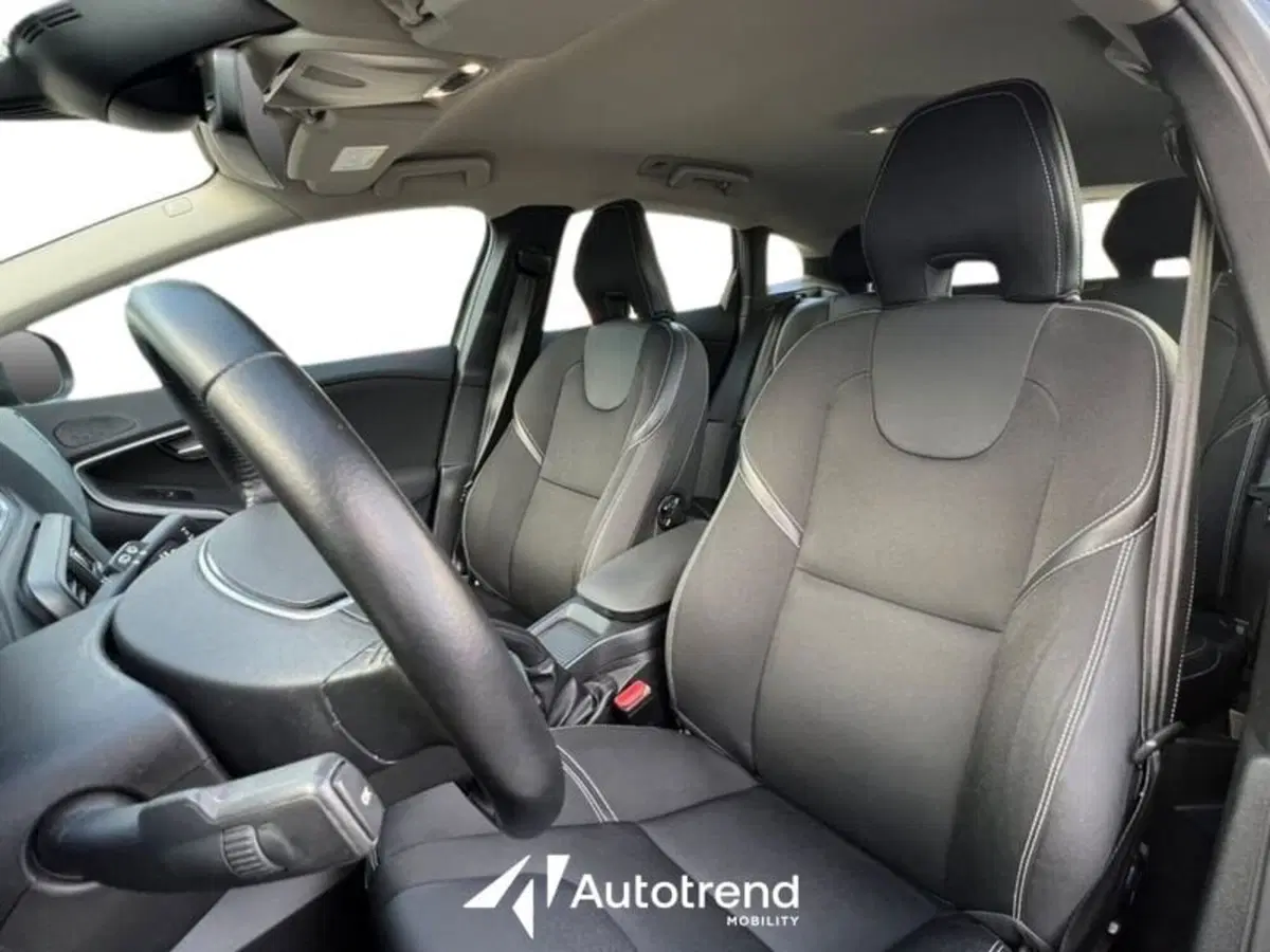 Volvo V40 usata a Lecce (7)