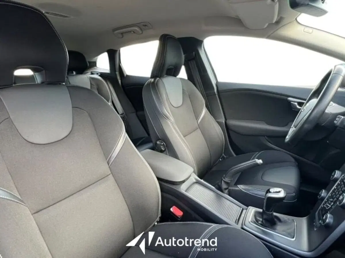 Volvo V40 usata a Lecce (9)