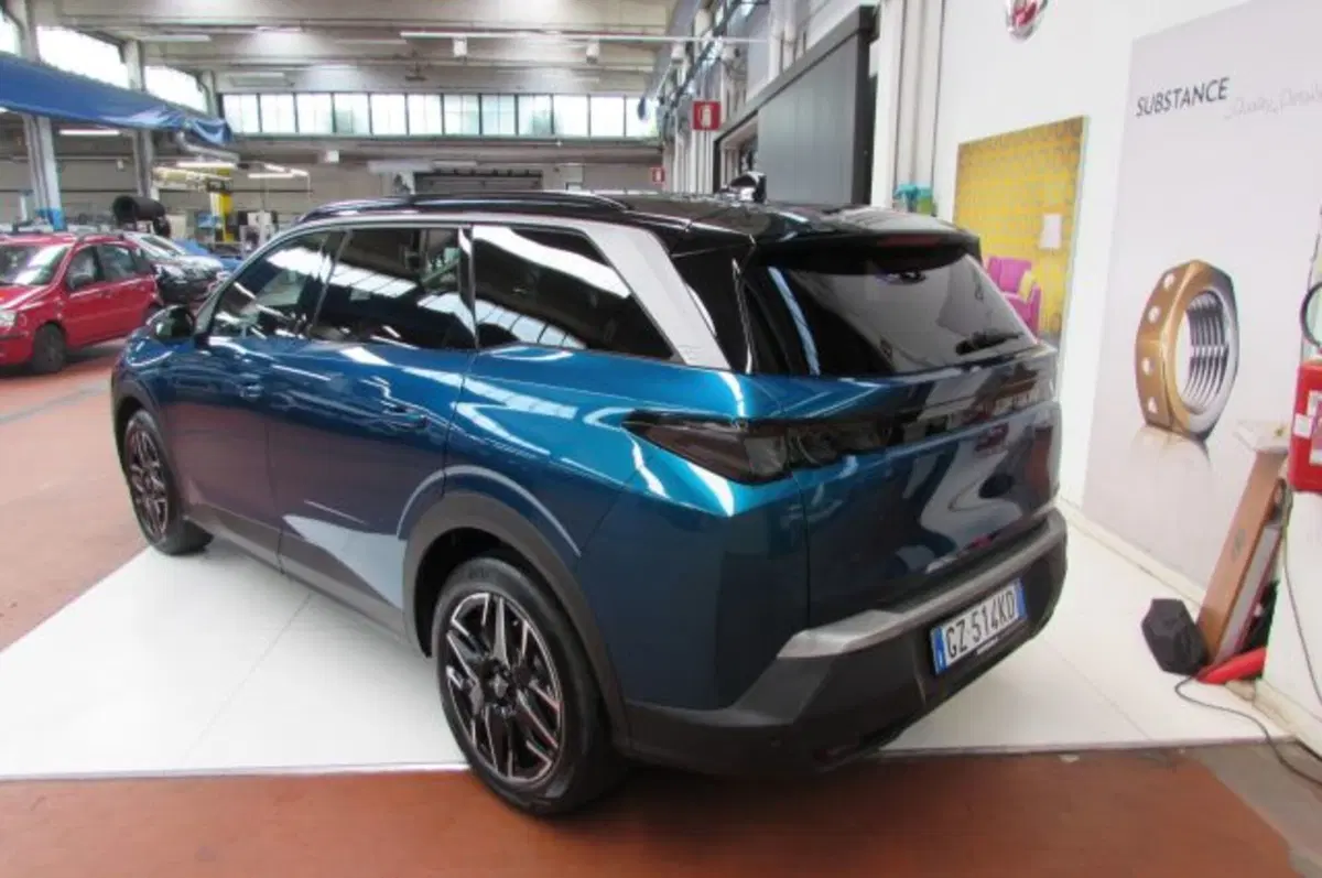 Peugeot 5008 usata a Milano (4)