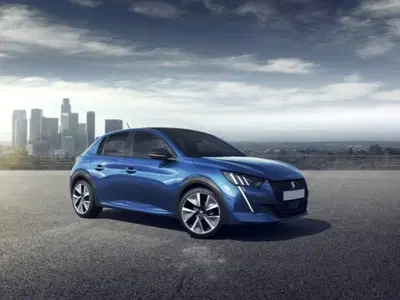 Peugeot 208 1.2 puretech Active s&s 100cv del 2023 usata a Rho