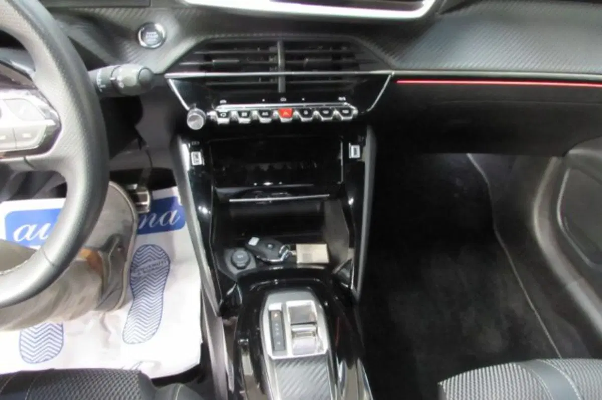Peugeot 208 usata a Milano (11)