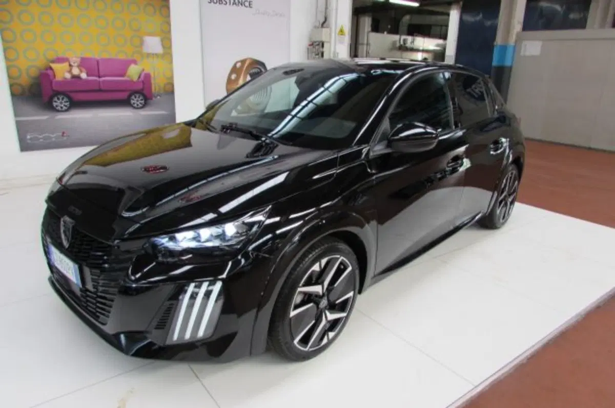 Peugeot 208 usata a Milano (2)