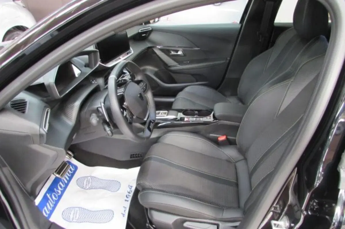 Peugeot 208 usata a Milano (7)