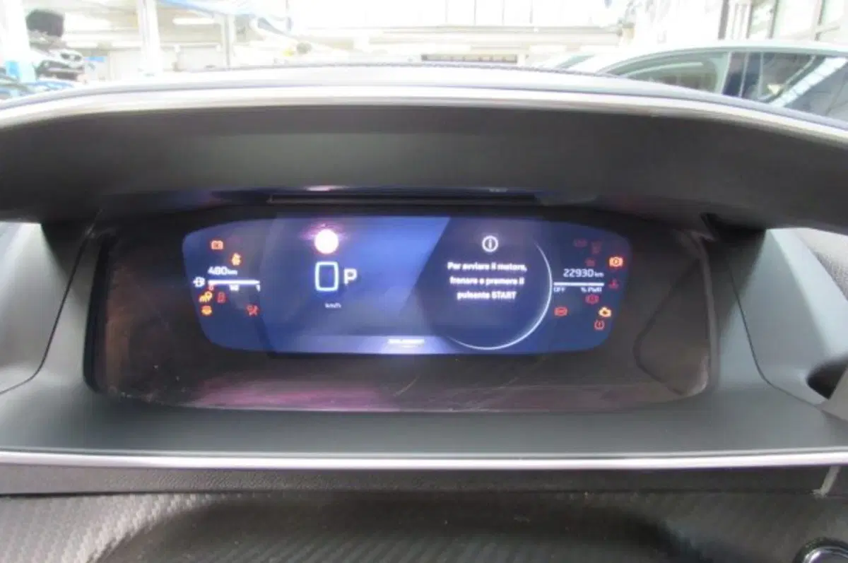 Peugeot 208 usata a Milano (9)