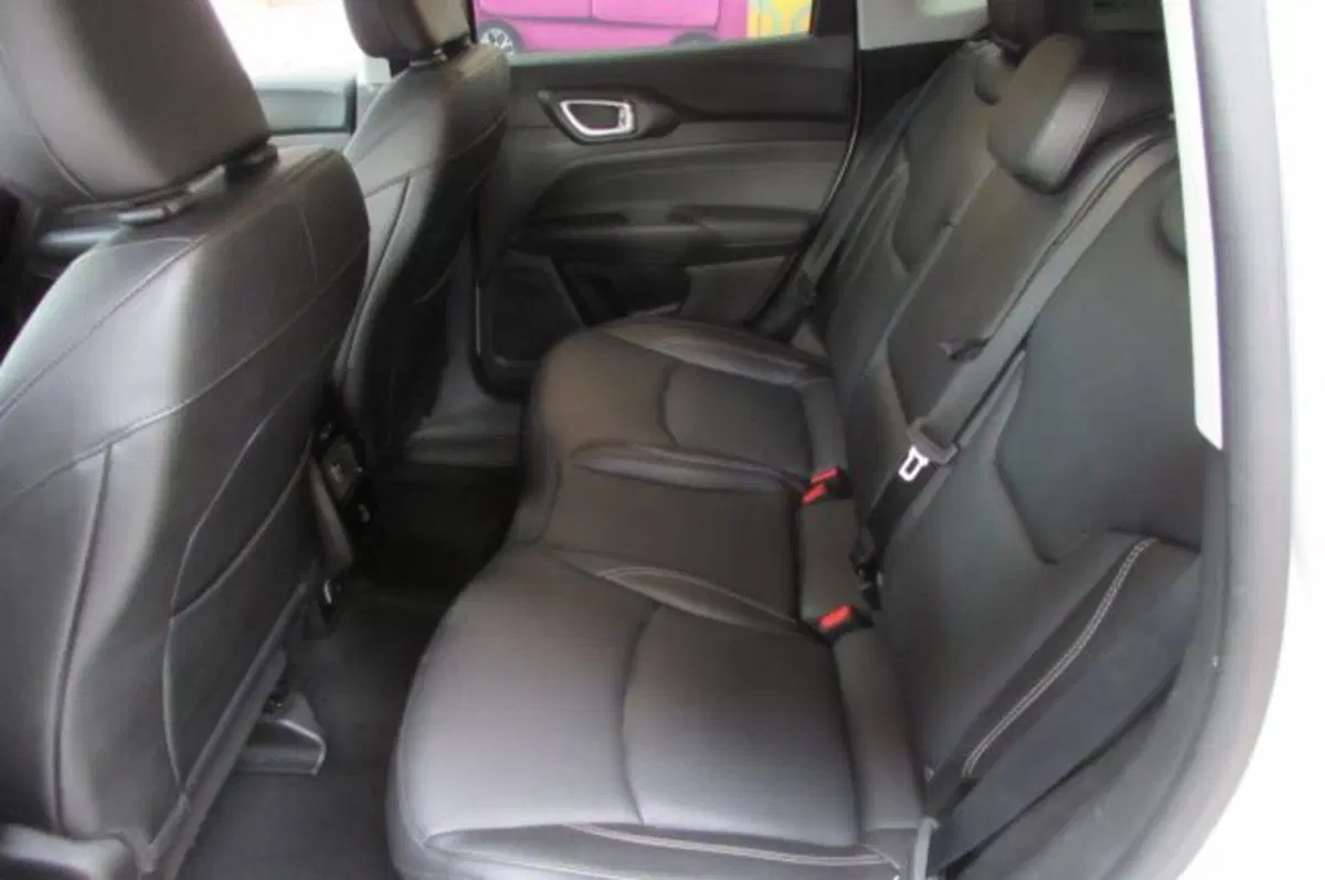 Jeep Compass usata a Milano (13)