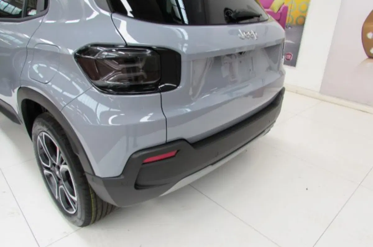 Jeep Avenger nuova a Milano (16)