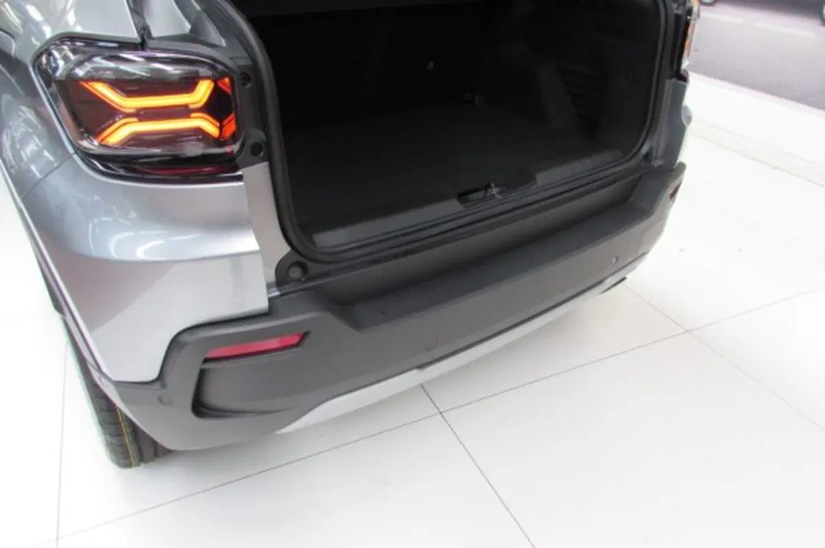 Jeep Avenger nuova a Milano (15)