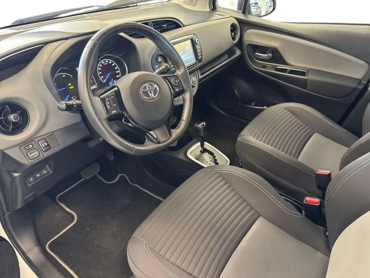 Toyota Yaris usata a Prato (10)