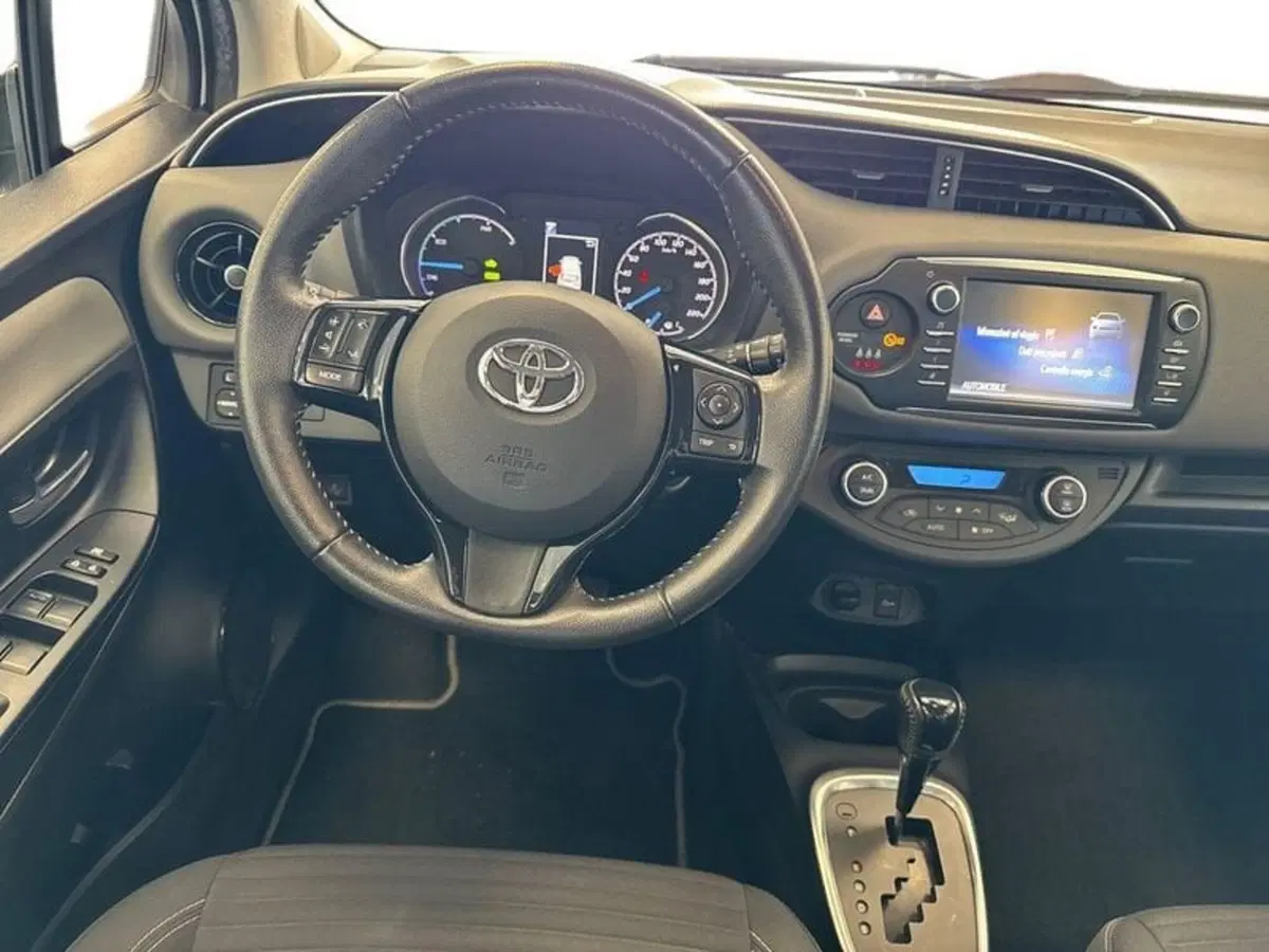 Toyota Yaris usata a Prato (11)