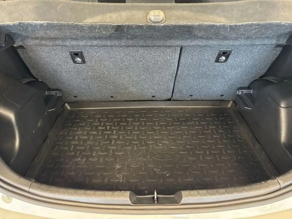 Toyota Yaris usata a Prato (14)