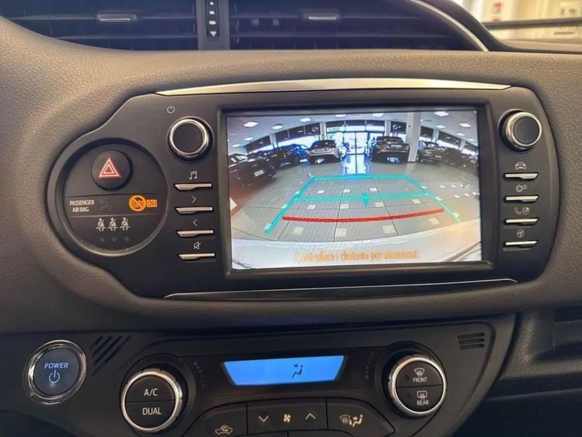 Toyota Yaris usata a Prato (19)